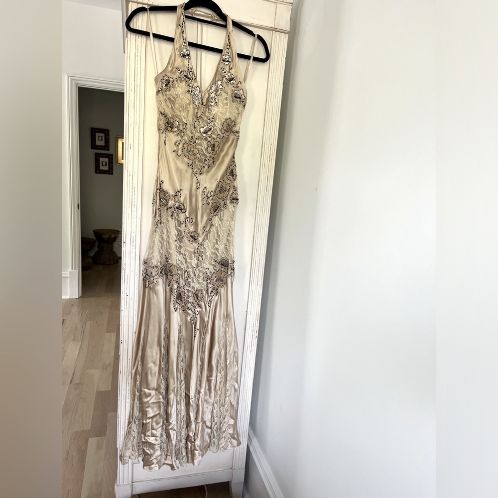 Cache 100% silk beaded lace gown.  Sz 4.  NWT never worn.